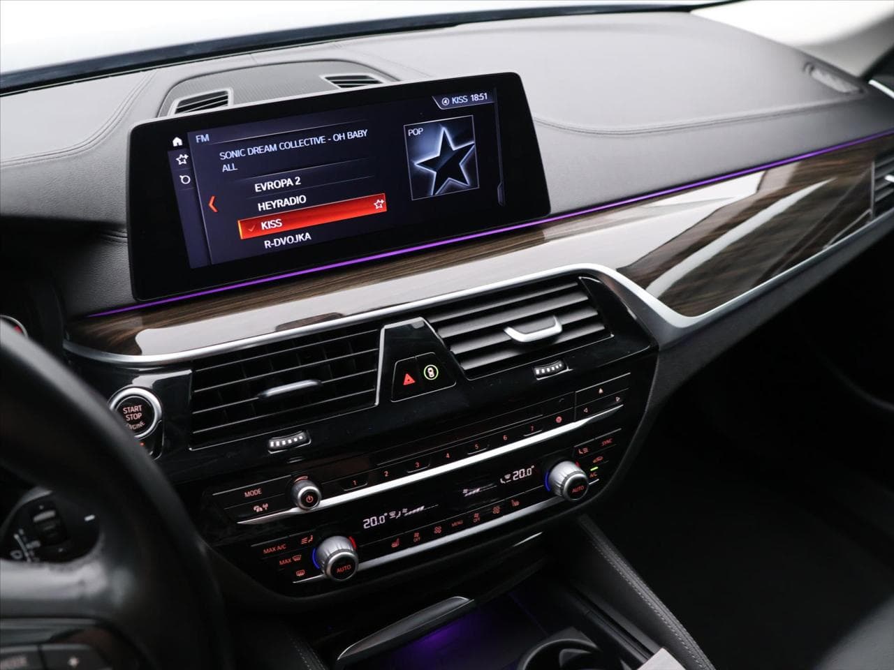 2017 BMW 5-SERIES - 26