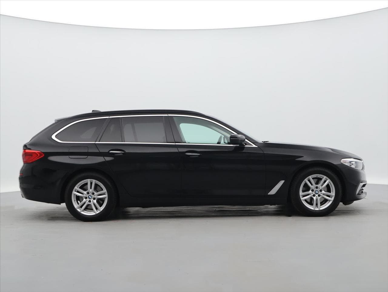 2017 BMW 5-SERIES - 10