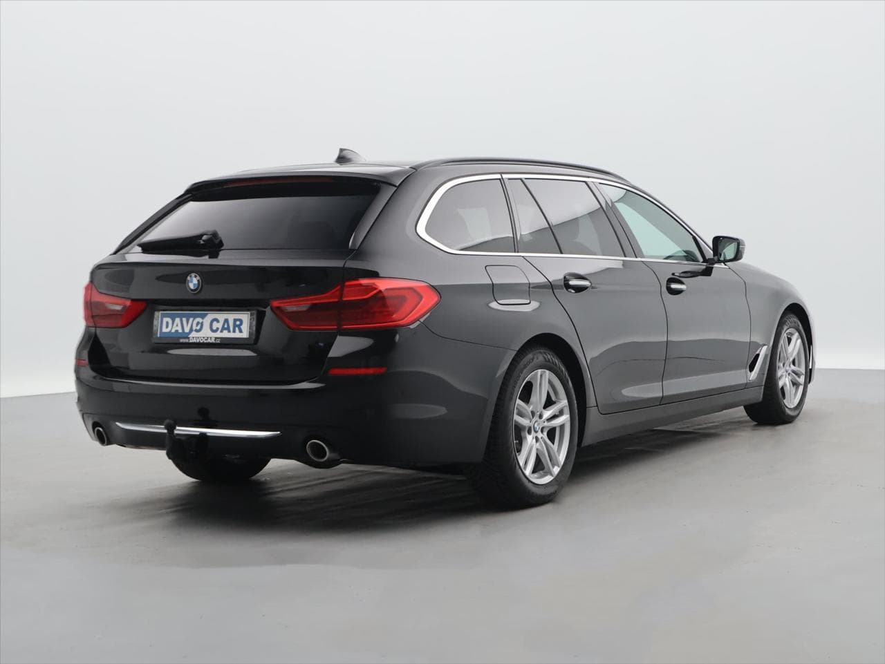 2017 BMW 5-SERIES - 9