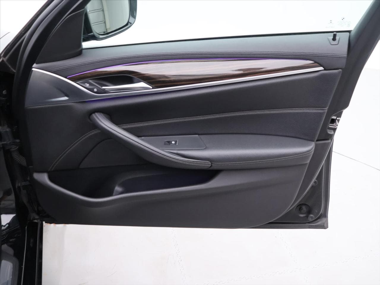 2017 BMW 5-SERIES - 15