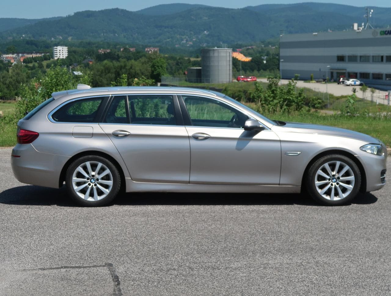2016 BMW 5-SERIES - 15