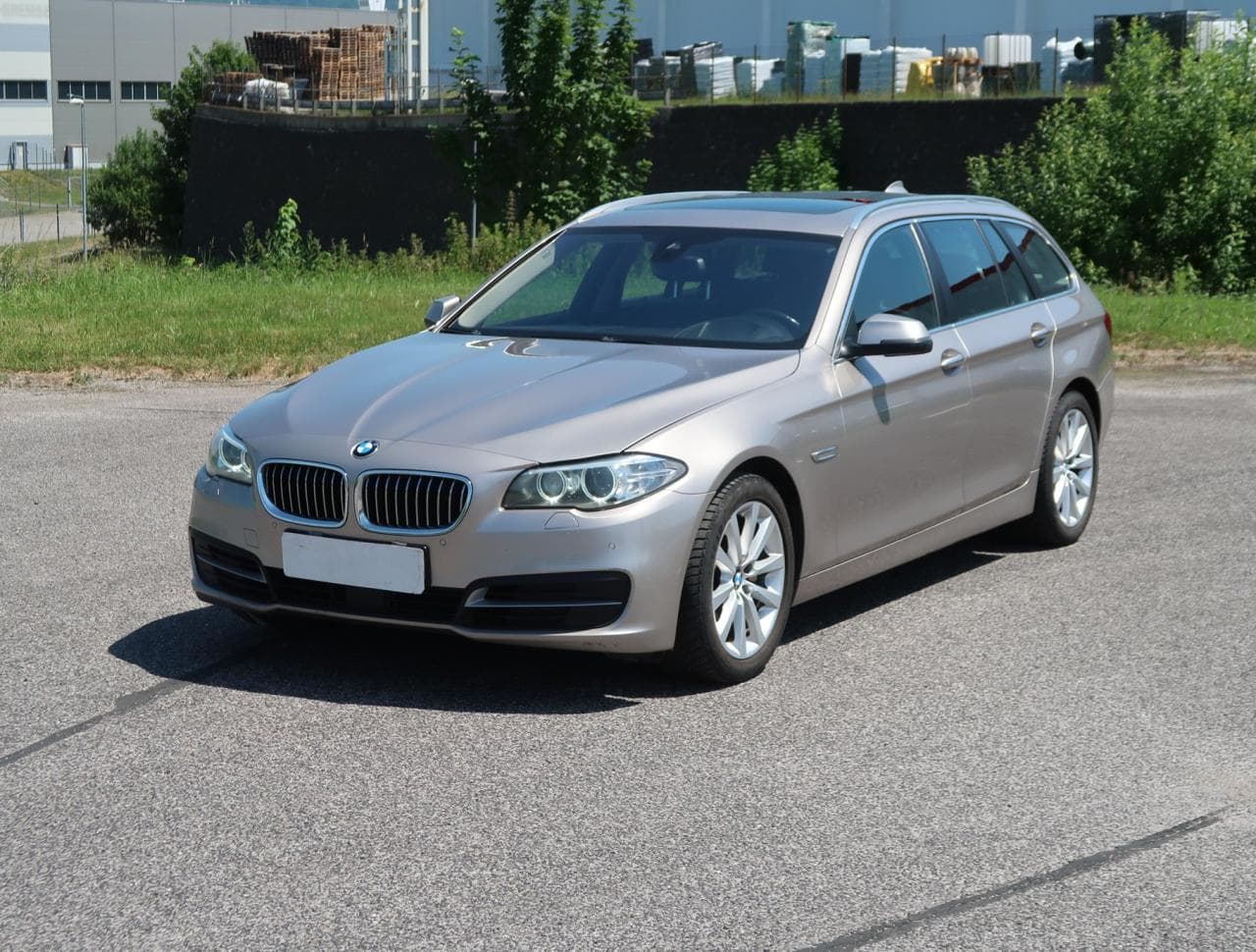 2016 BMW 5-SERIES - 5