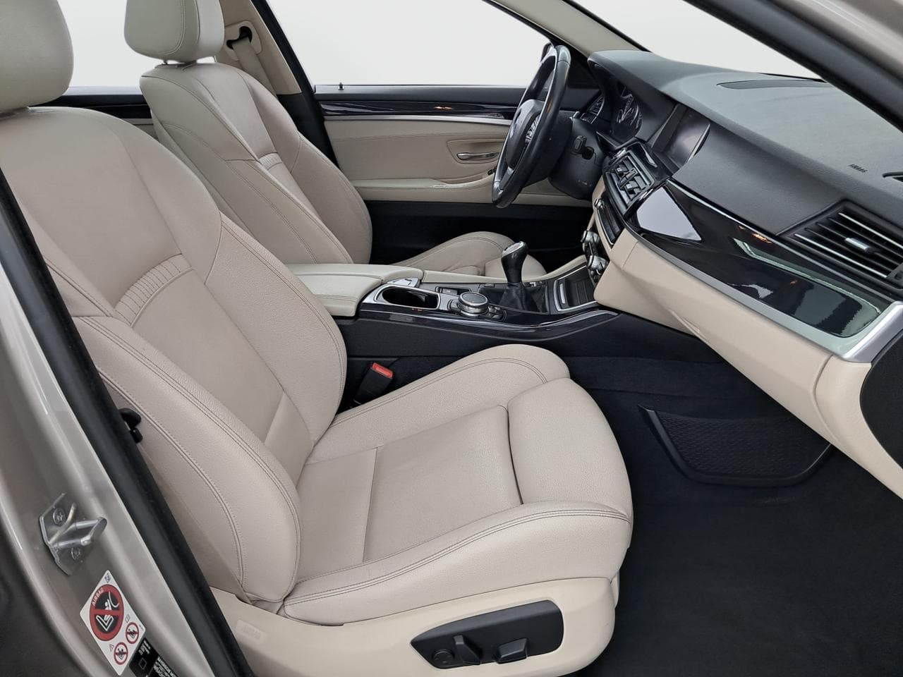 2015 BMW 5-SERIES - 12