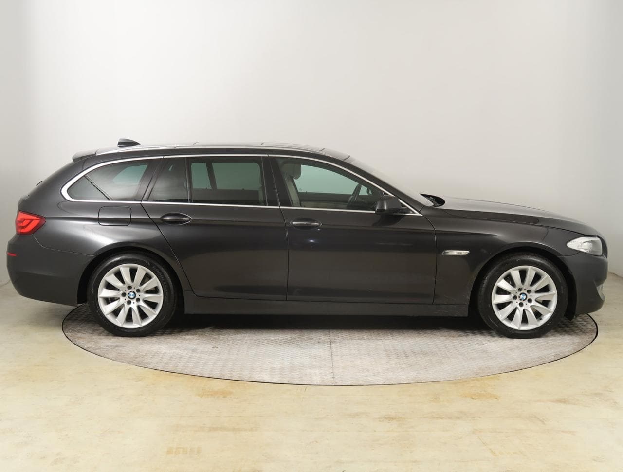 2013 BMW 5-SERIES - 8