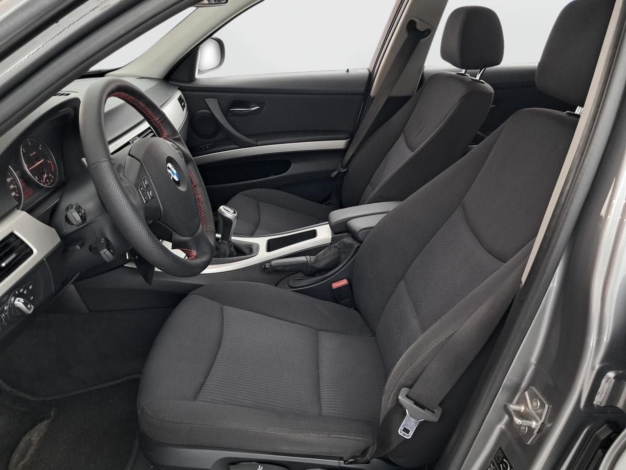 2010 BMW 3-SERIES - 16