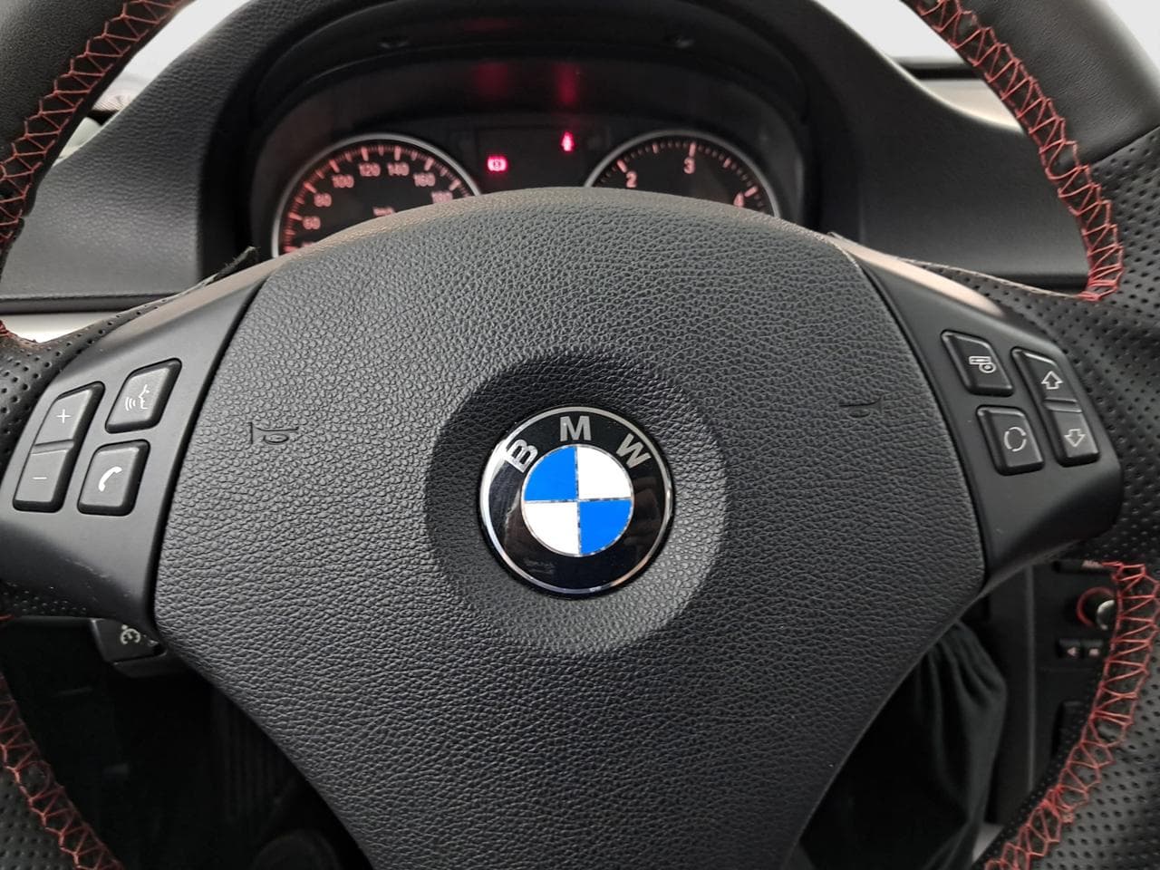 2010 BMW 3-SERIES - 20