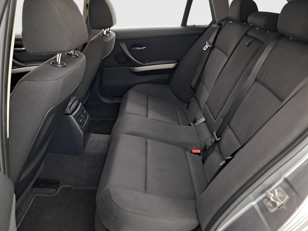 2010 BMW 3-SERIES - 15