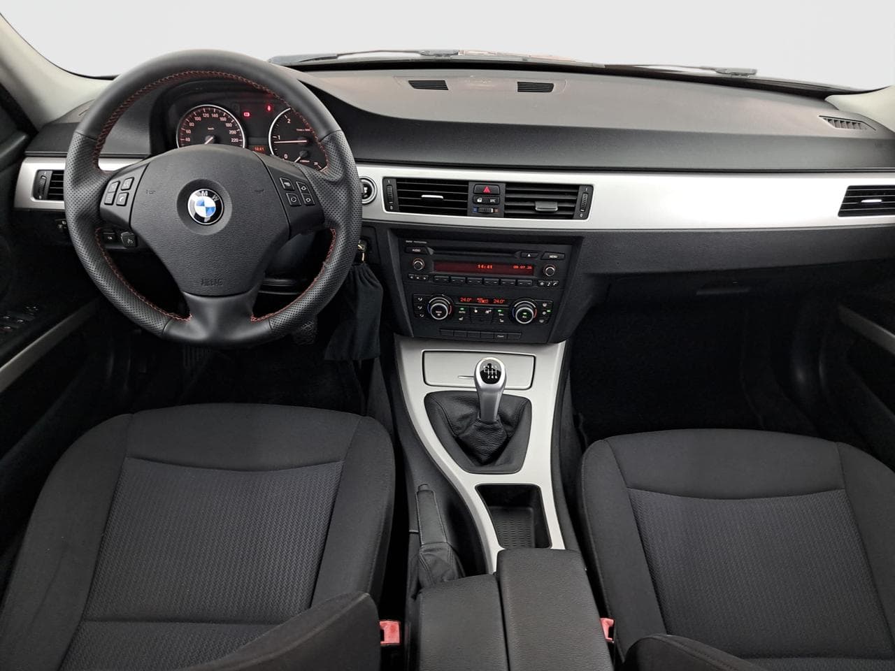2010 BMW 3-SERIES - 10