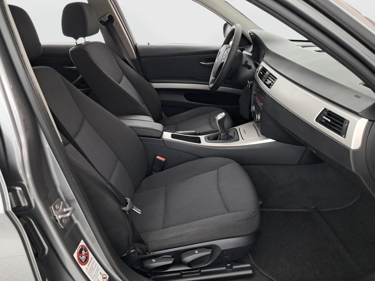 2010 BMW 3-SERIES - 12