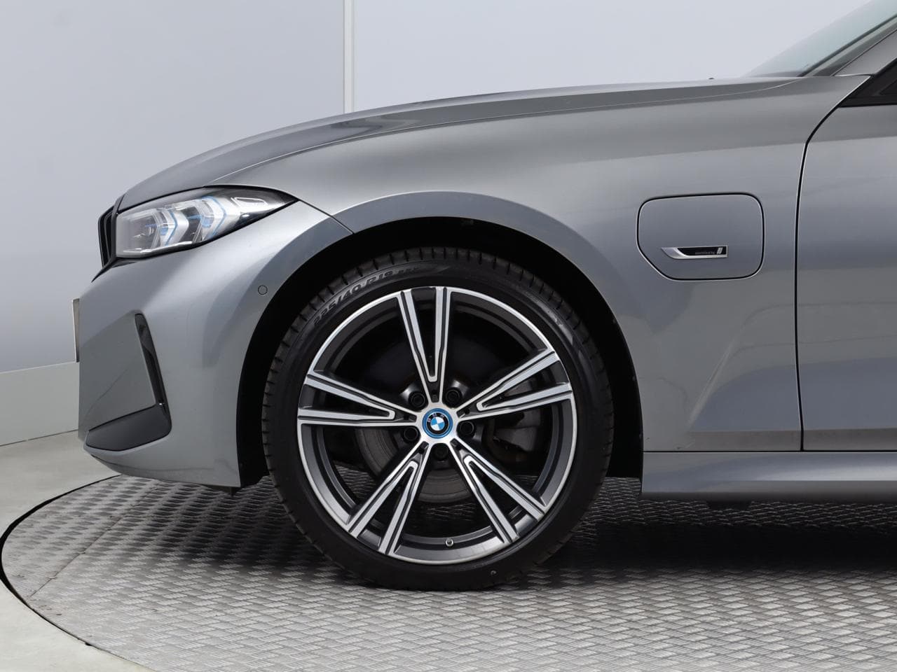 2022 BMW 3-SERIES - 19