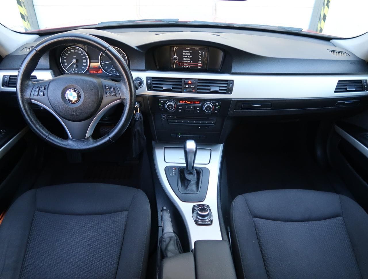 2011 BMW 3-SERIES - 10