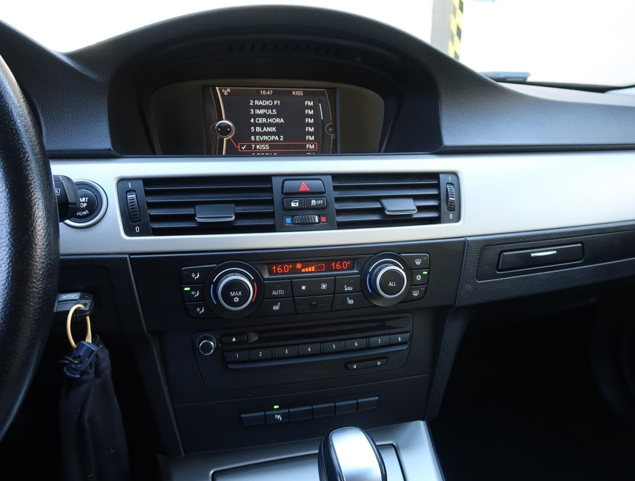 2011 BMW 3-SERIES - 18
