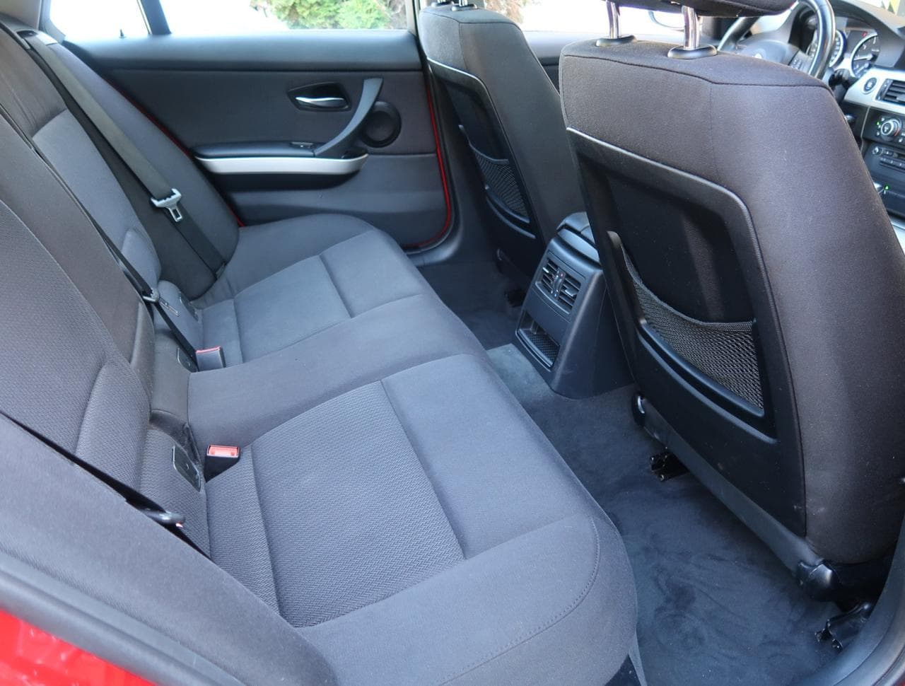 2011 BMW 3-SERIES - 13