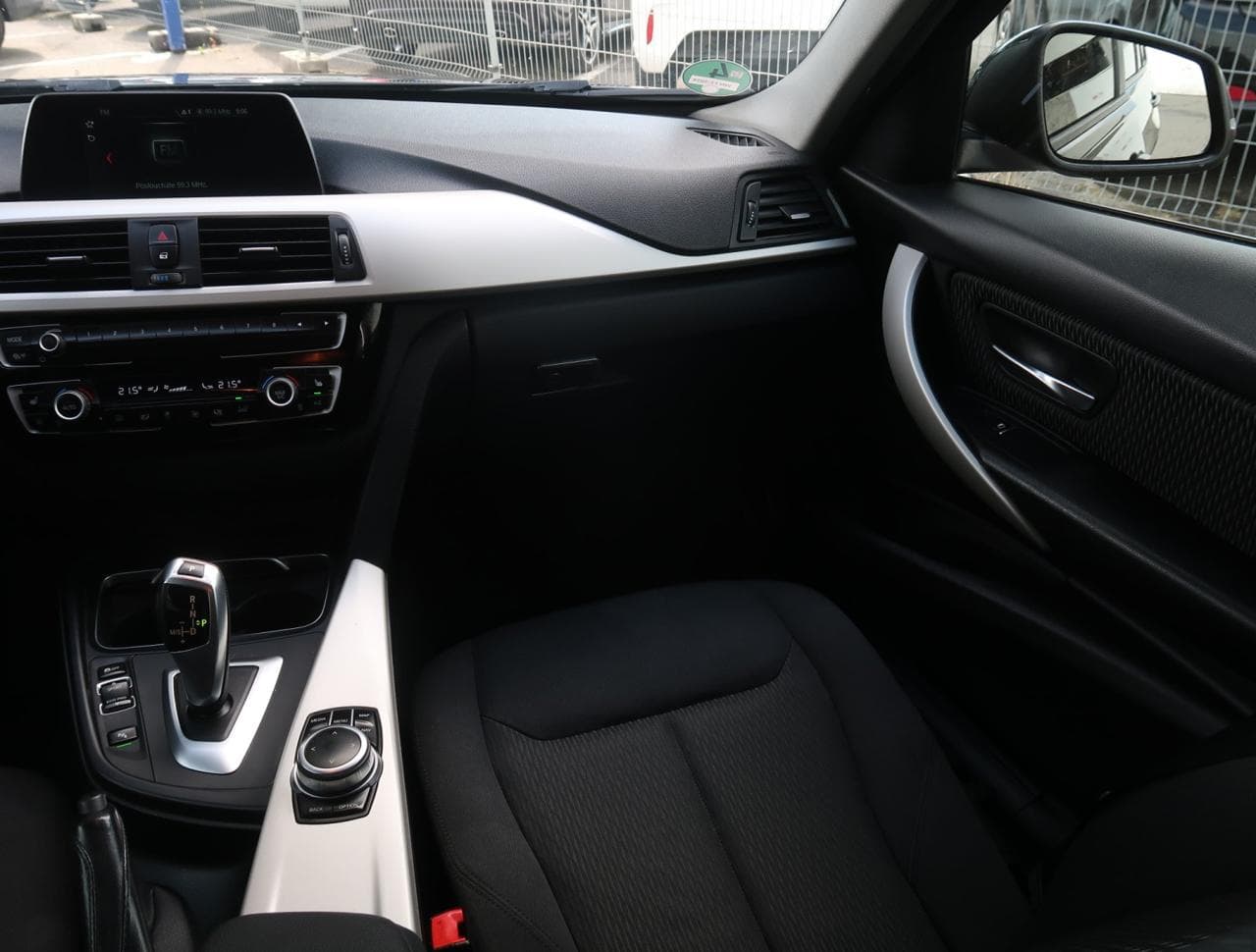 2018 BMW 3-SERIES - 11