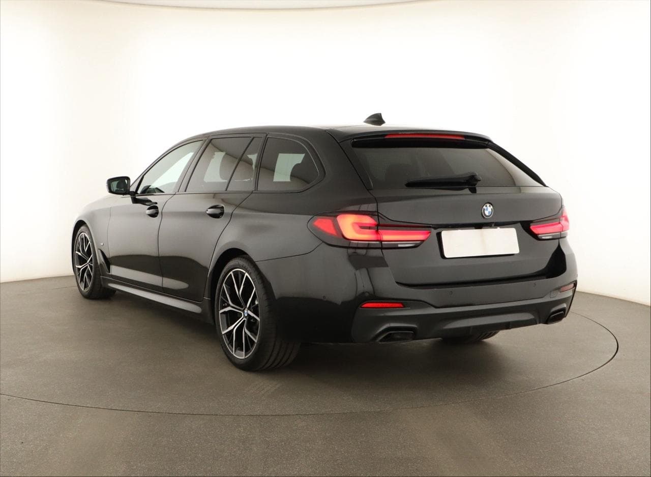 2021 BMW 5-SERIES - 5