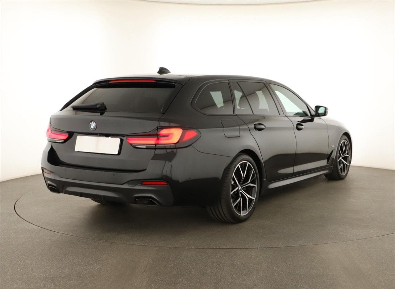 2021 BMW 5-SERIES - 7