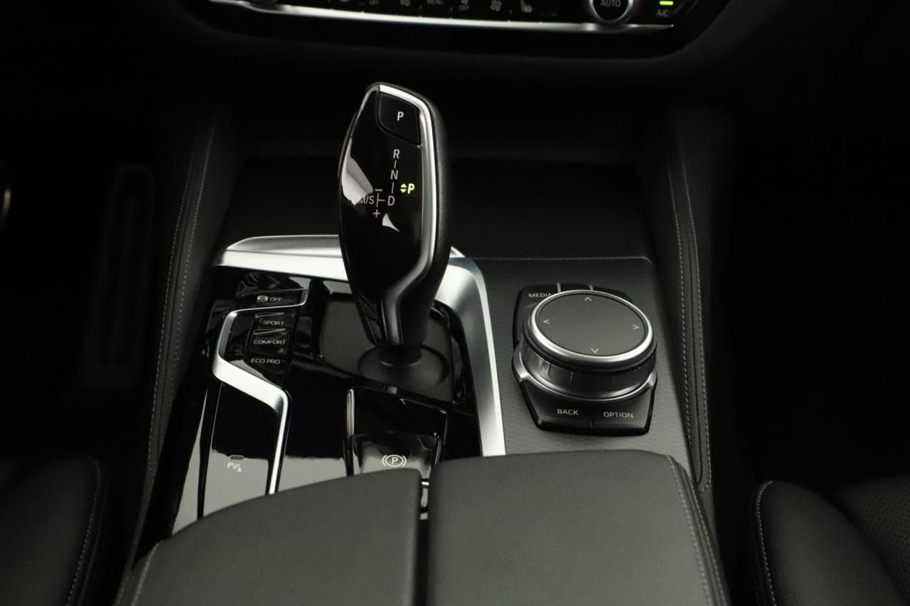 2021 BMW 5-SERIES - 16