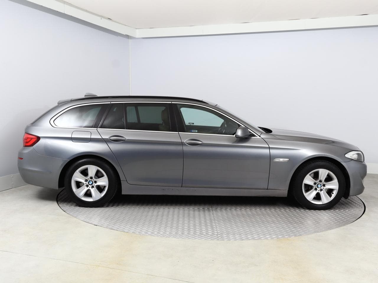 2012 BMW 5-SERIES - 8