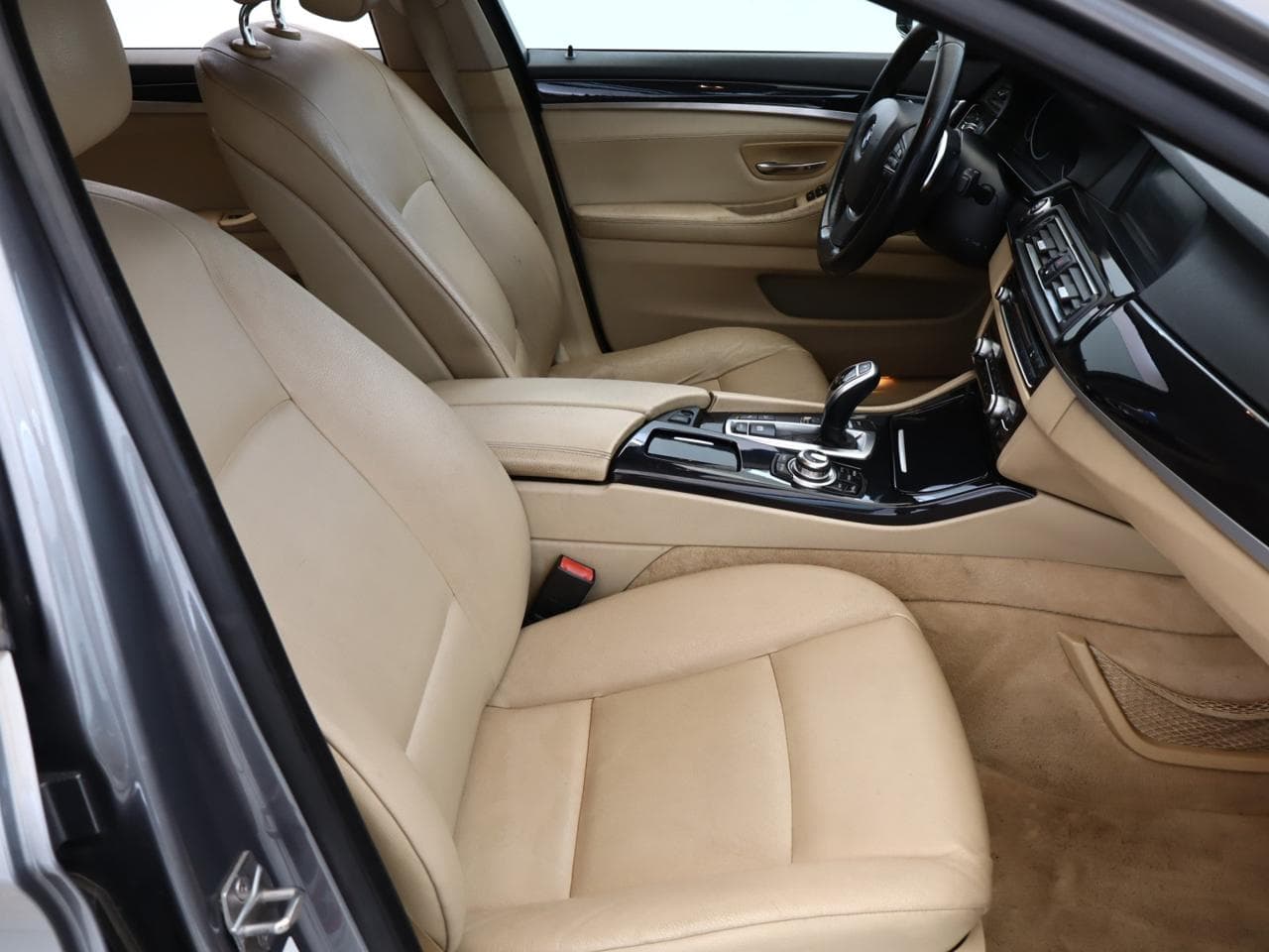 2012 BMW 5-SERIES - 10