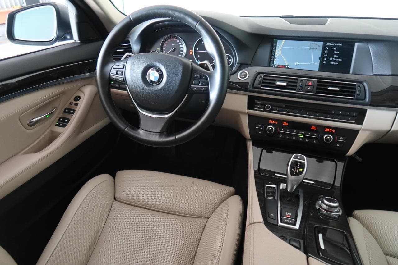 2010 BMW 5-SERIES - 9