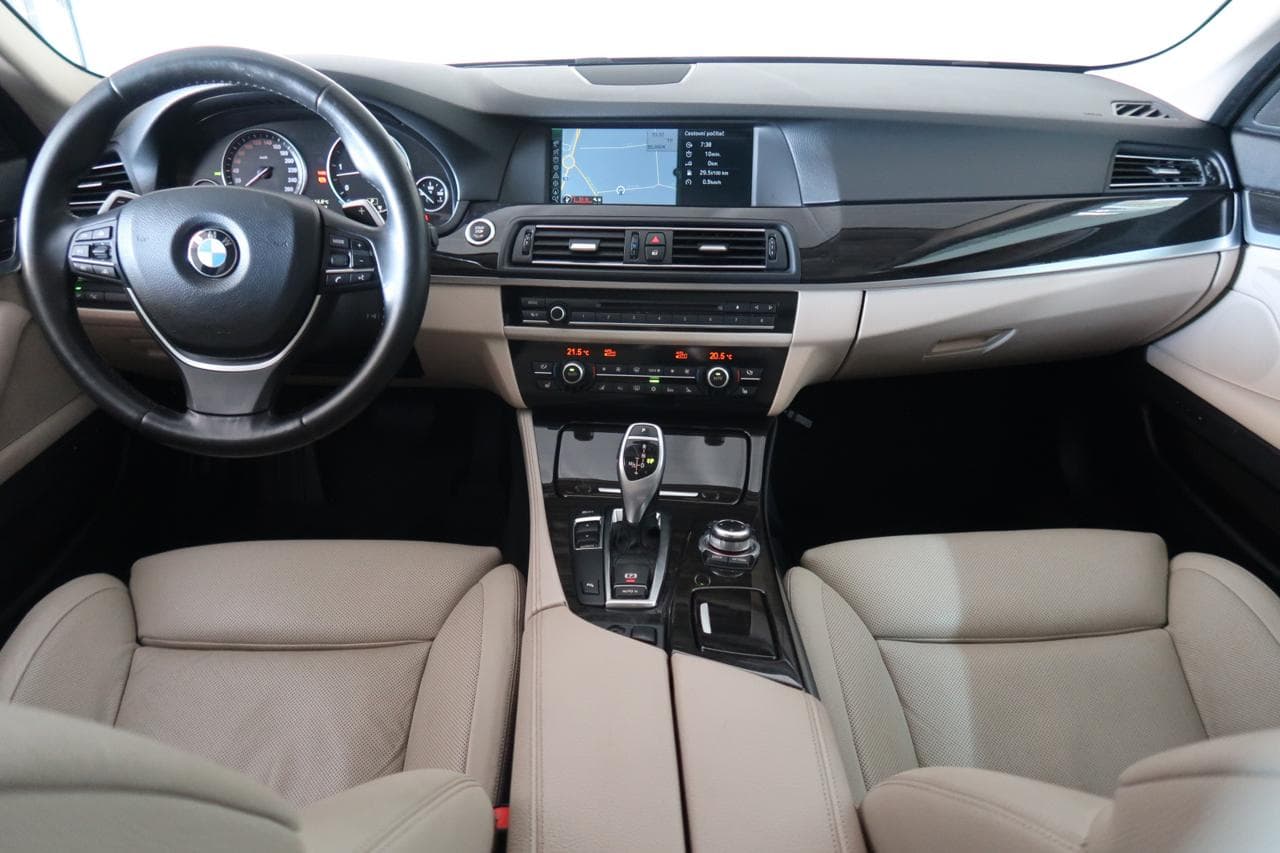 2010 BMW 5-SERIES - 10