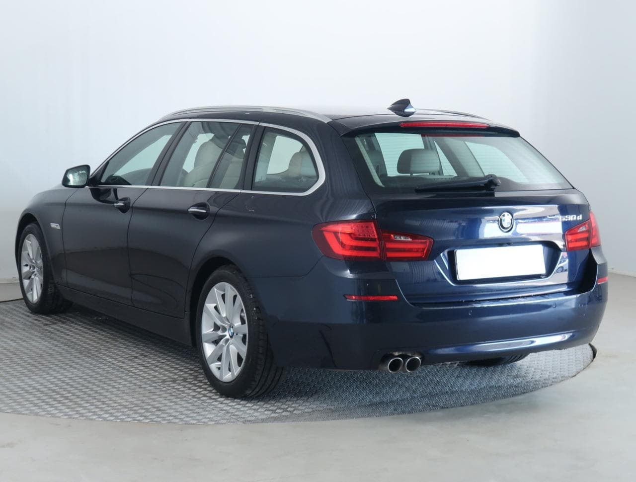 2010 BMW 5-SERIES - 5
