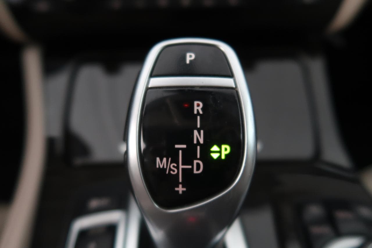 2010 BMW 5-SERIES - 19