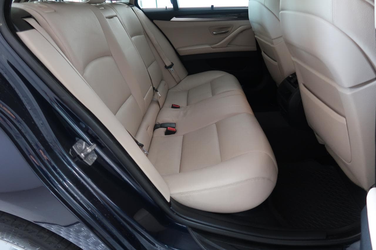 2010 BMW 5-SERIES - 13