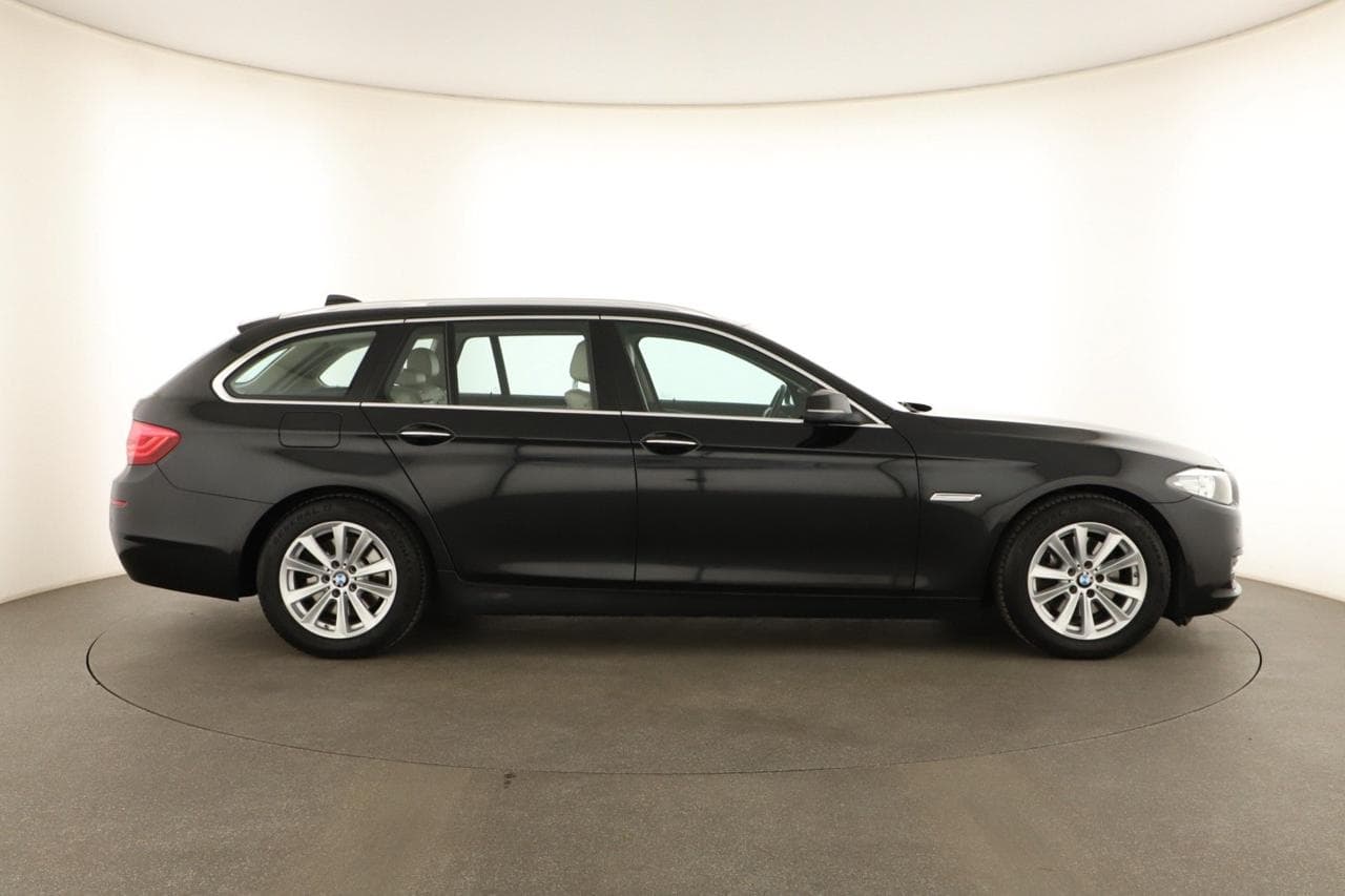 2015 BMW 5-SERIES - 8