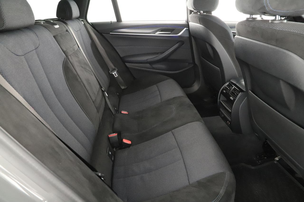 2021 BMW 5-SERIES - 11