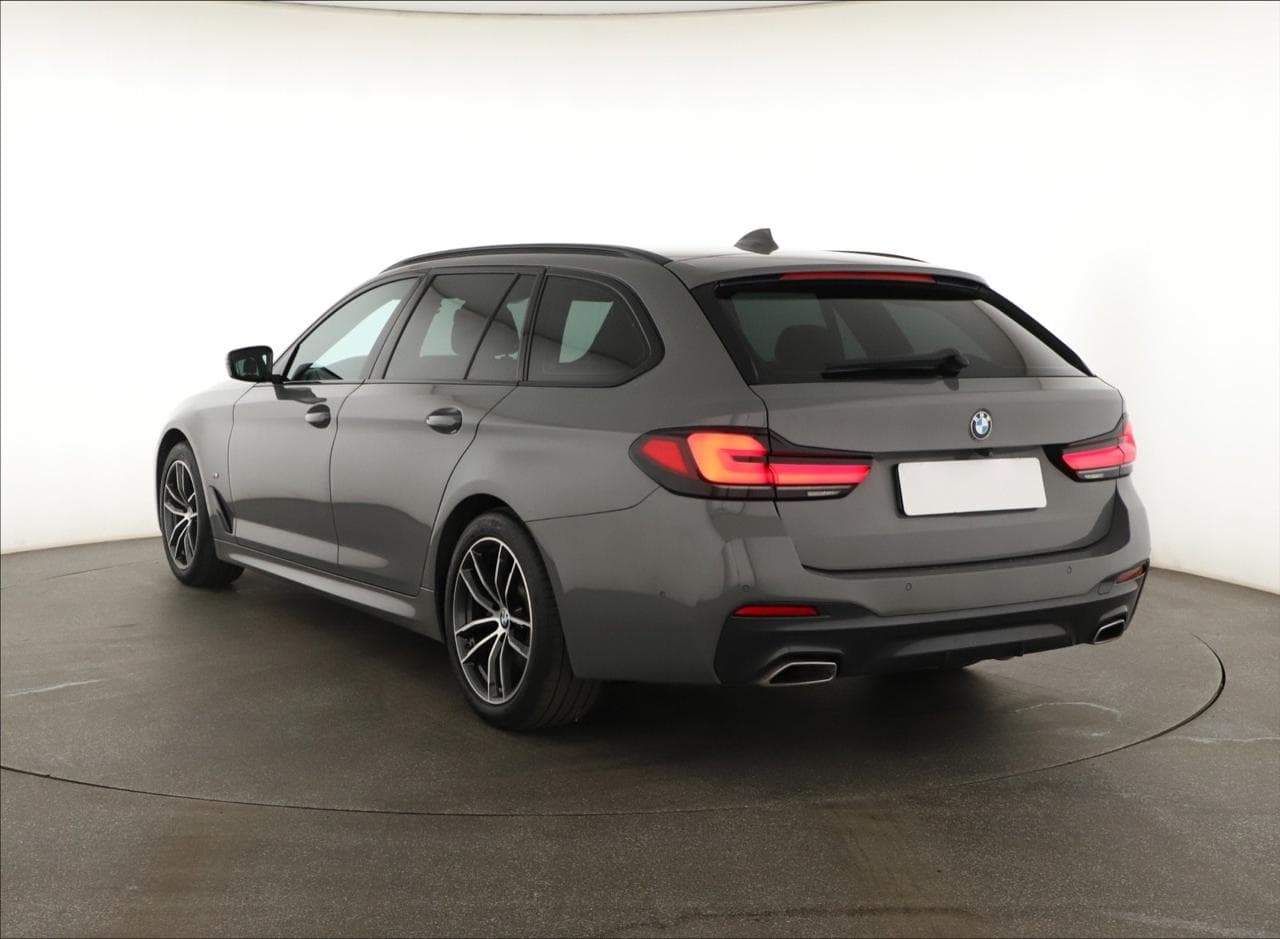 2021 BMW 5-SERIES - 5