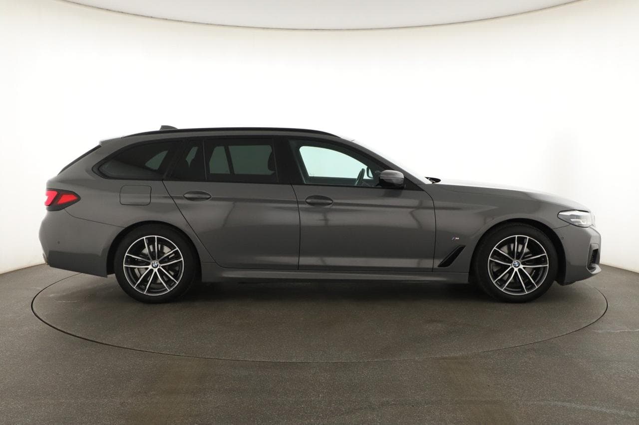 2021 BMW 5-SERIES - 8