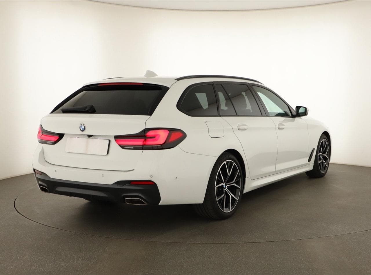 2021 BMW 5-SERIES - 7