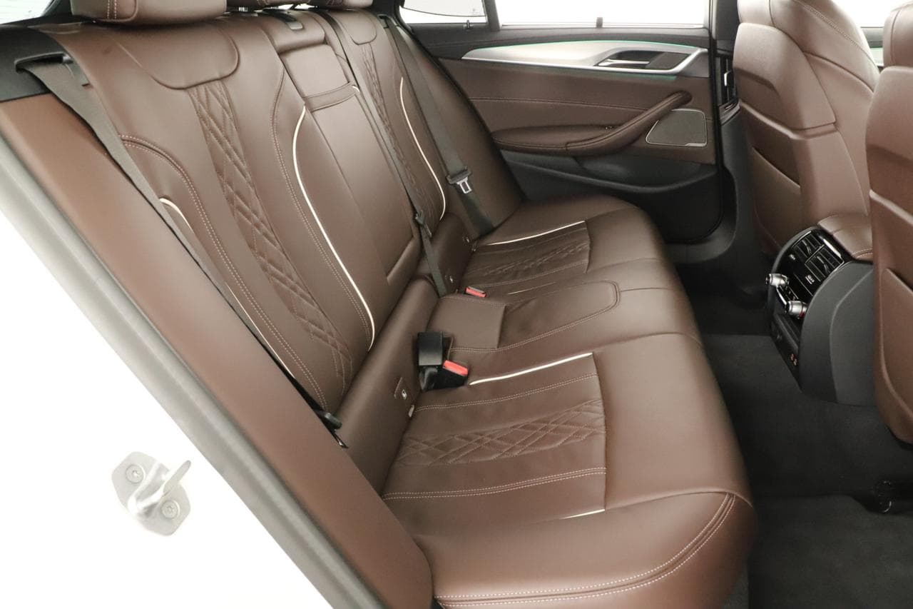 2021 BMW 5-SERIES - 11
