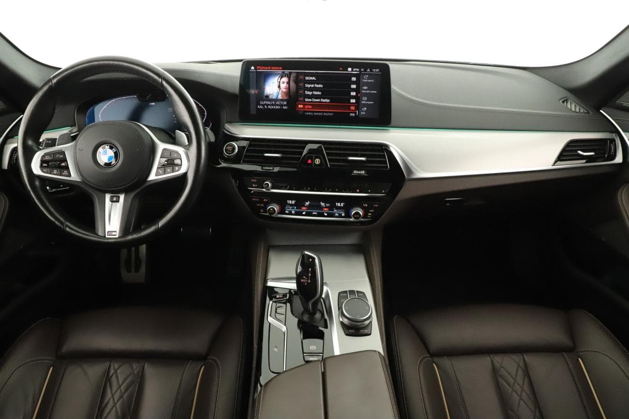 2021 BMW 5-SERIES - 9