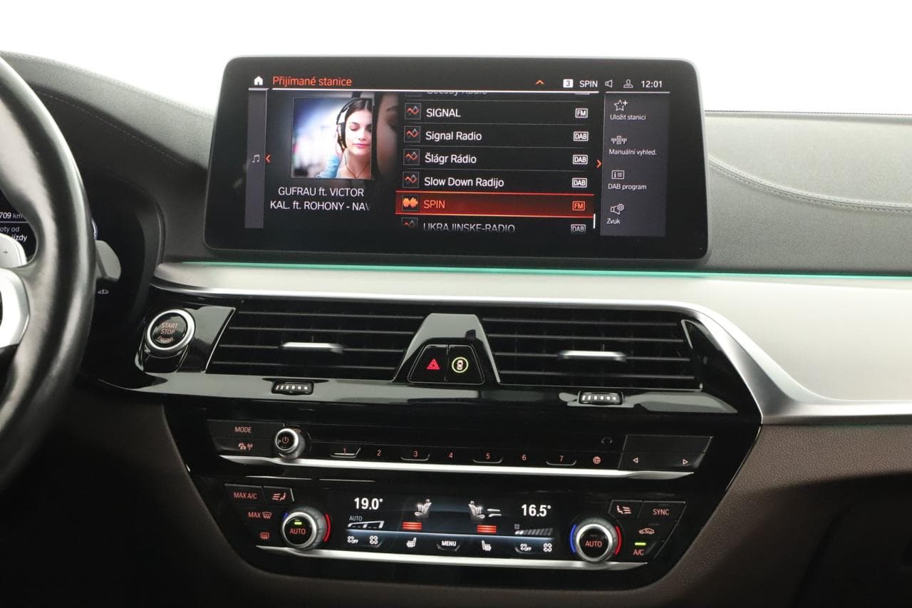 2021 BMW 5-SERIES - 17