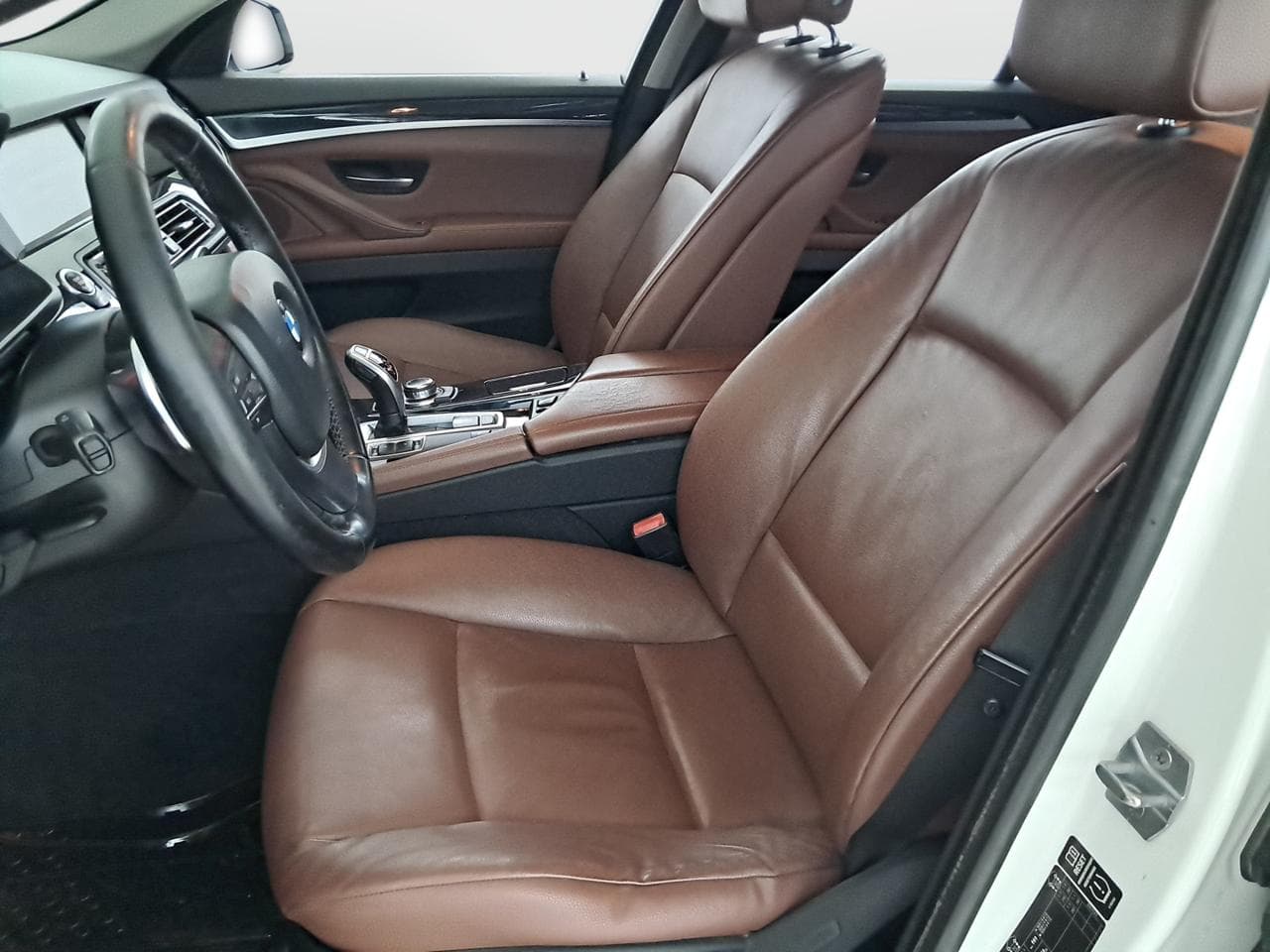 2013 BMW 5-SERIES - 16