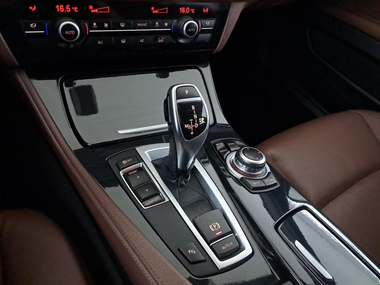 2013 BMW 5-SERIES - 19