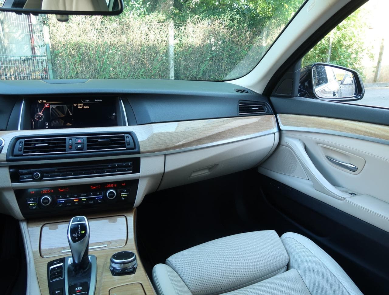 2016 BMW 5-SERIES - 11