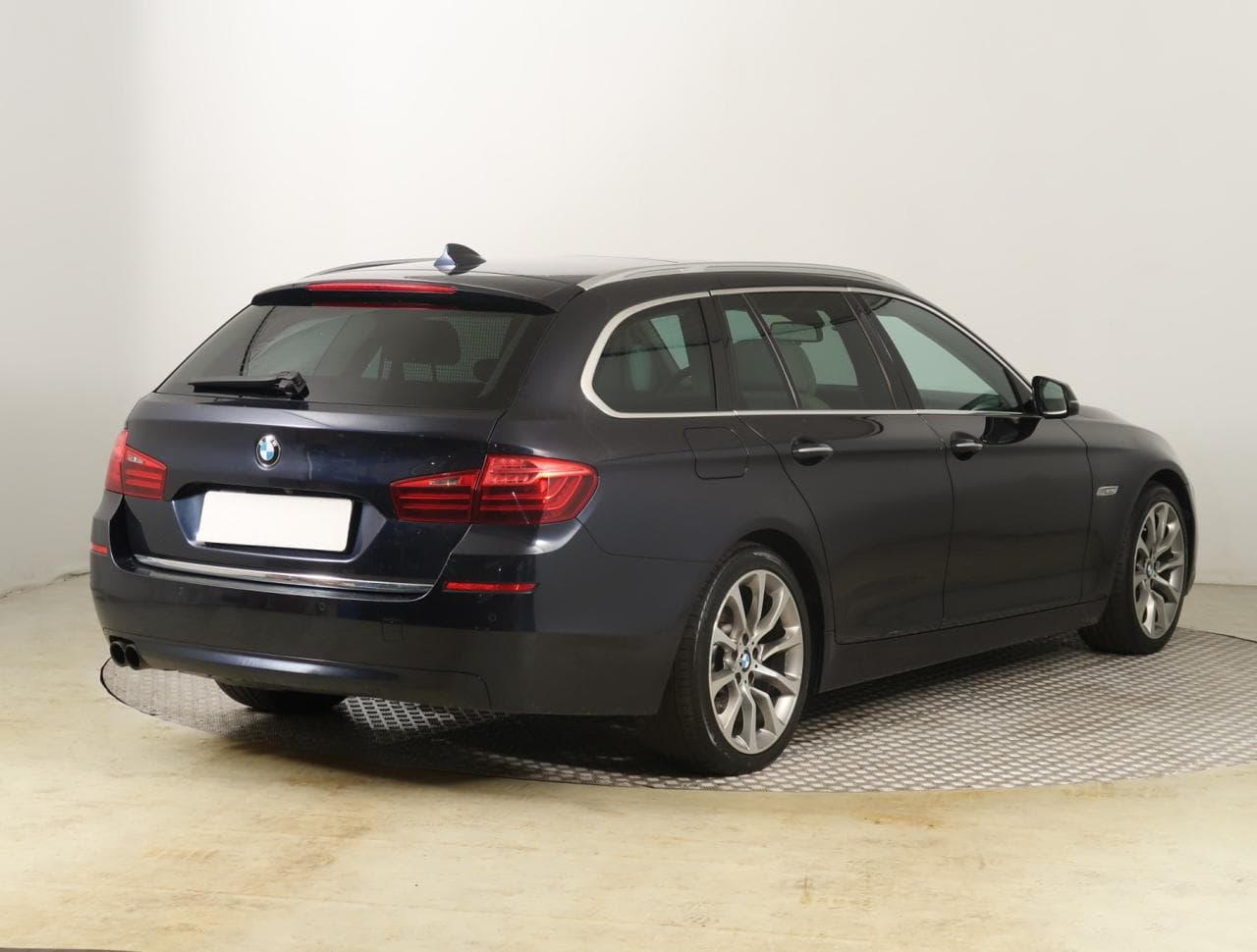 2016 BMW 5-SERIES - 7