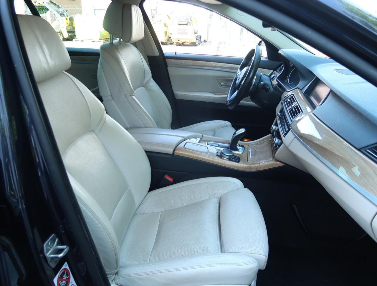2016 BMW 5-SERIES - 12