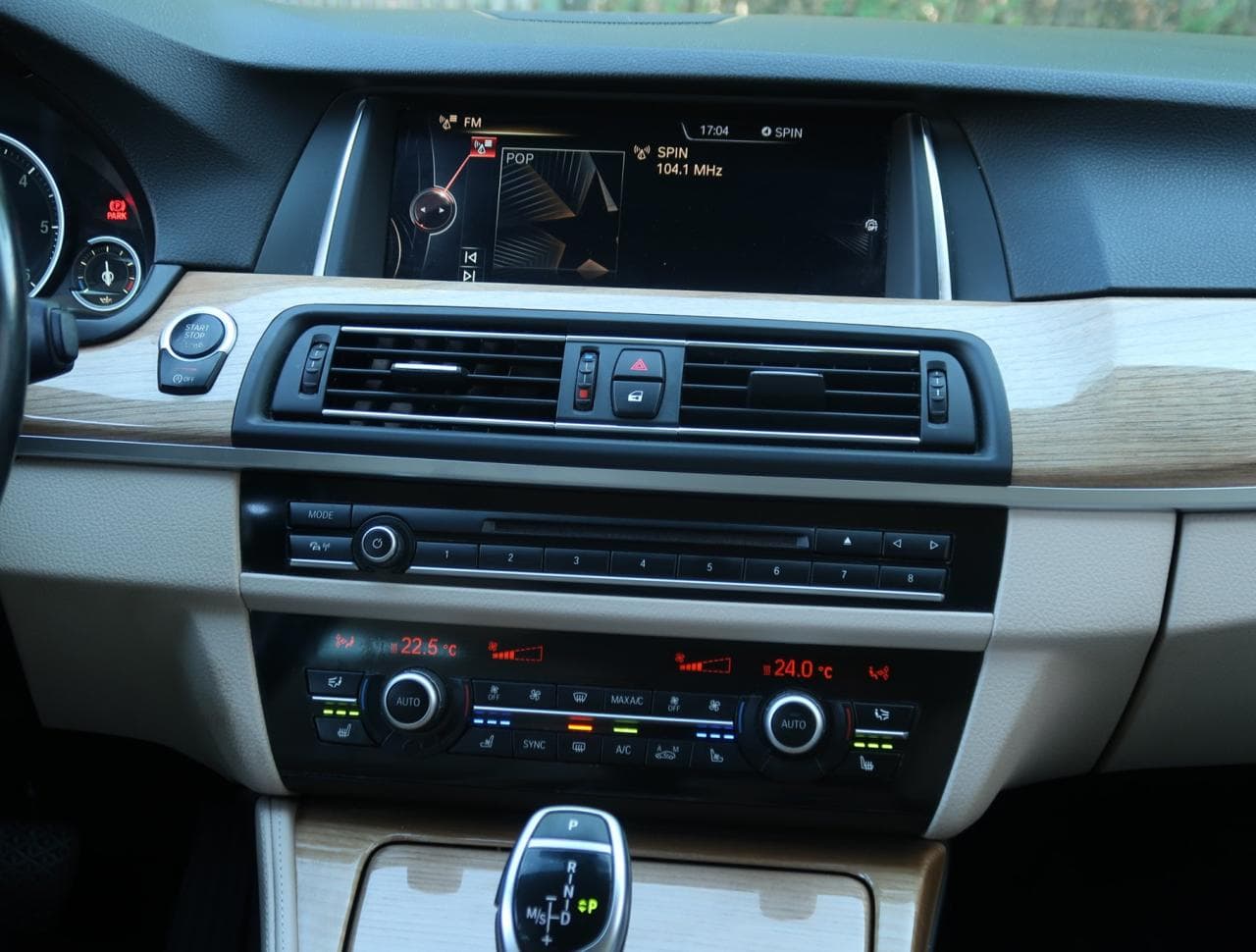 2016 BMW 5-SERIES - 17