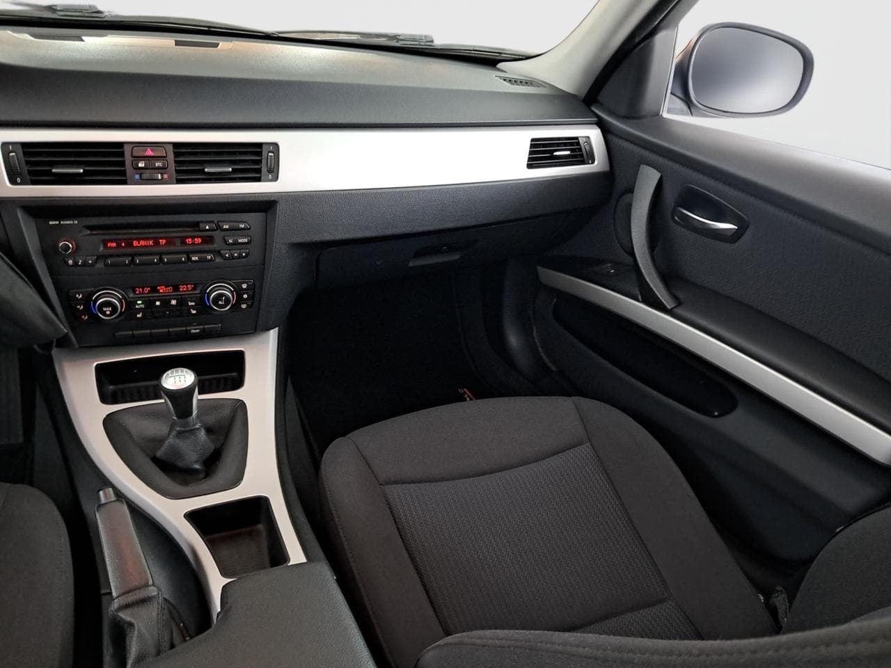 2009 BMW 3-SERIES - 11