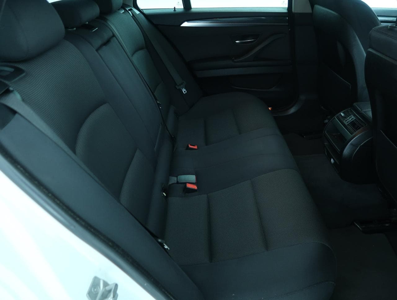2015 BMW 5-SERIES - 13