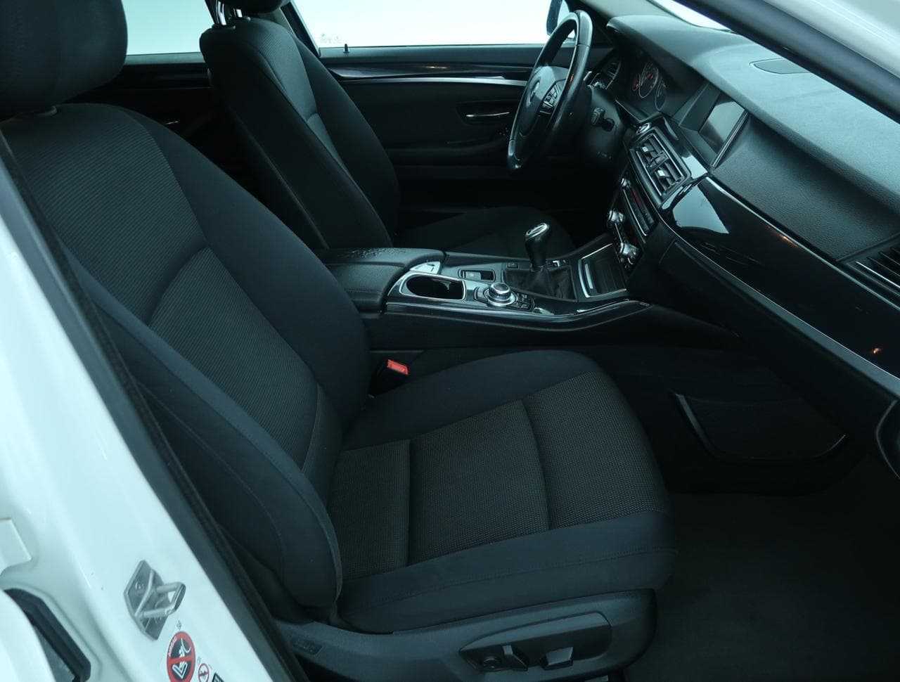 2015 BMW 5-SERIES - 12