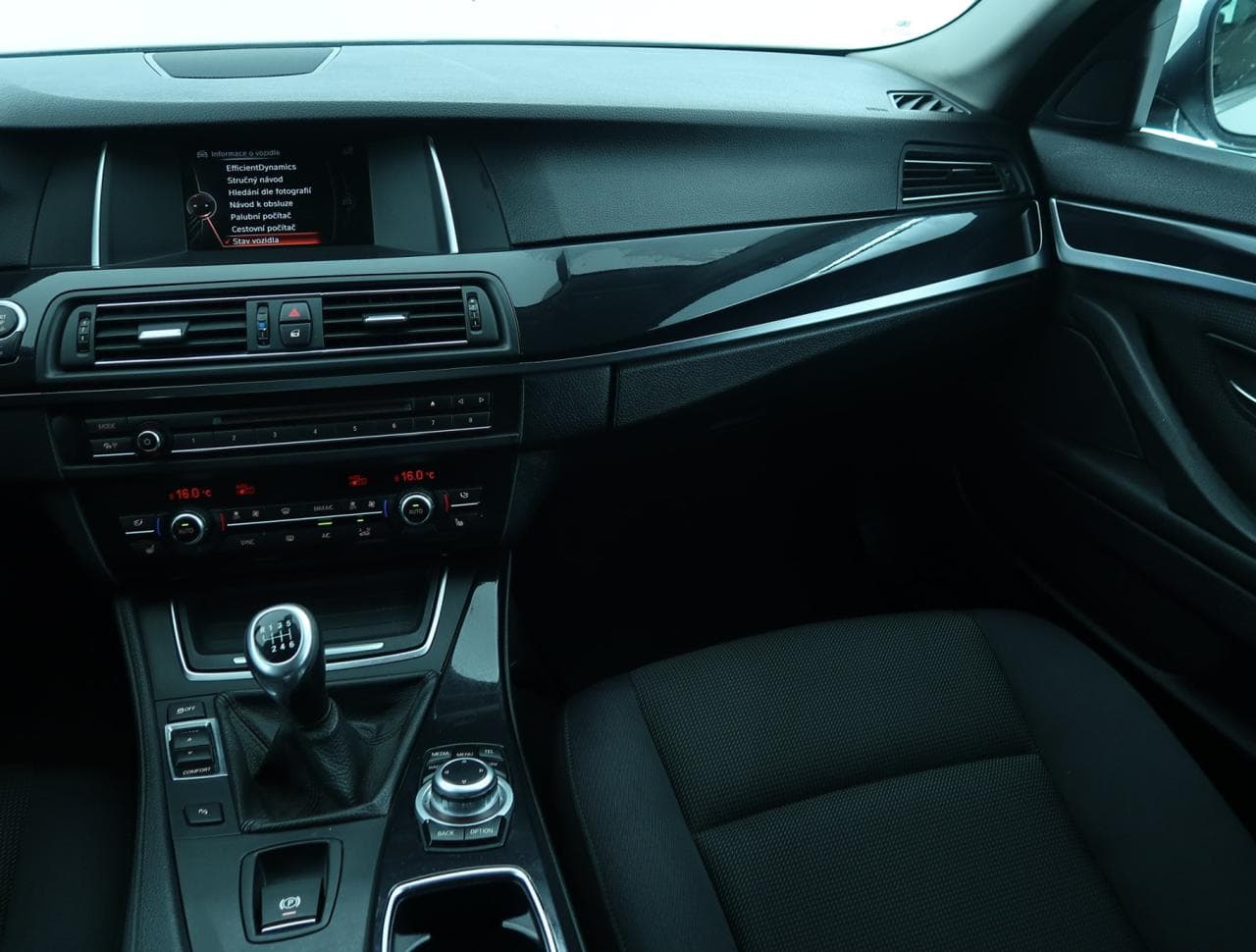 2015 BMW 5-SERIES - 11