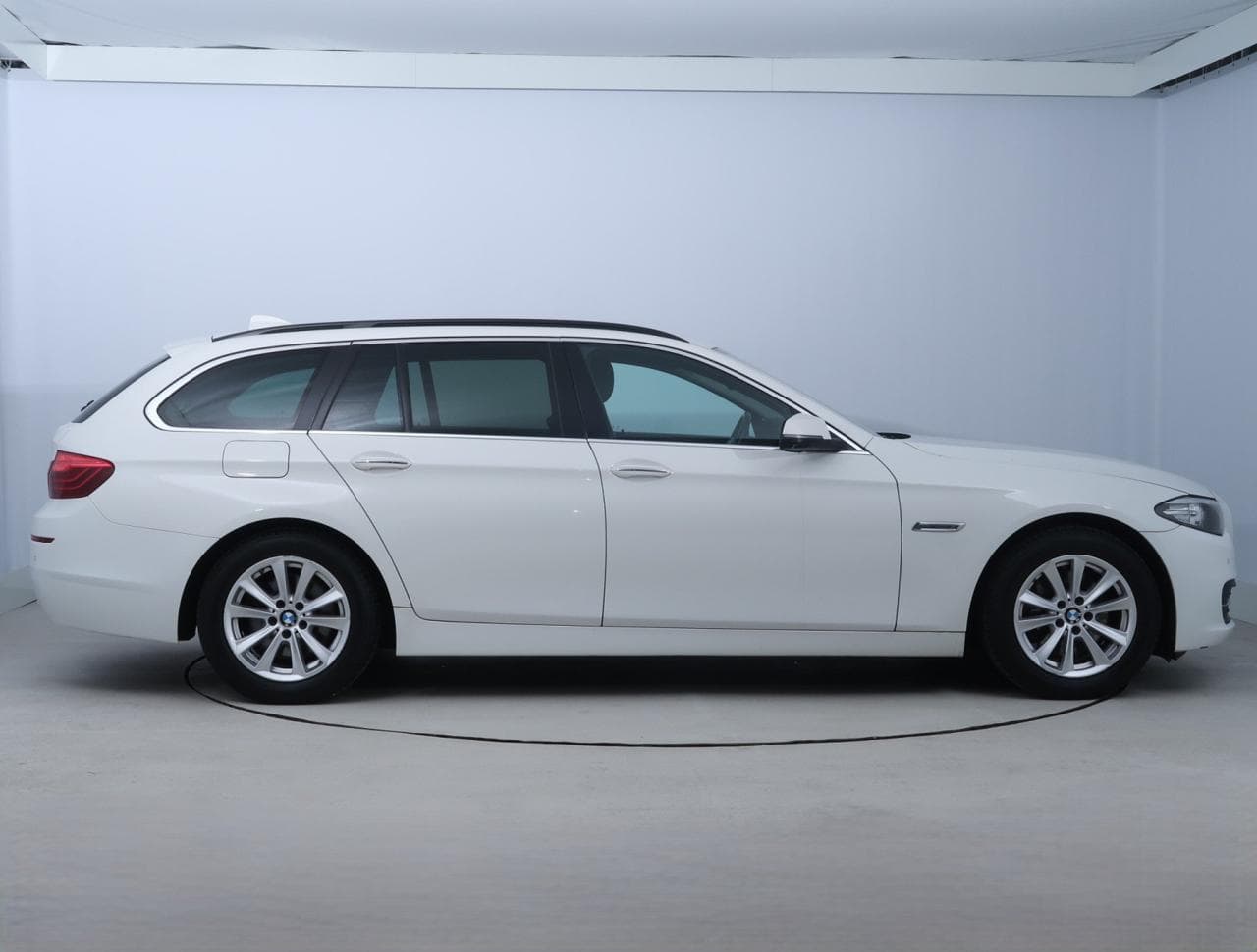2015 BMW 5-SERIES - 8