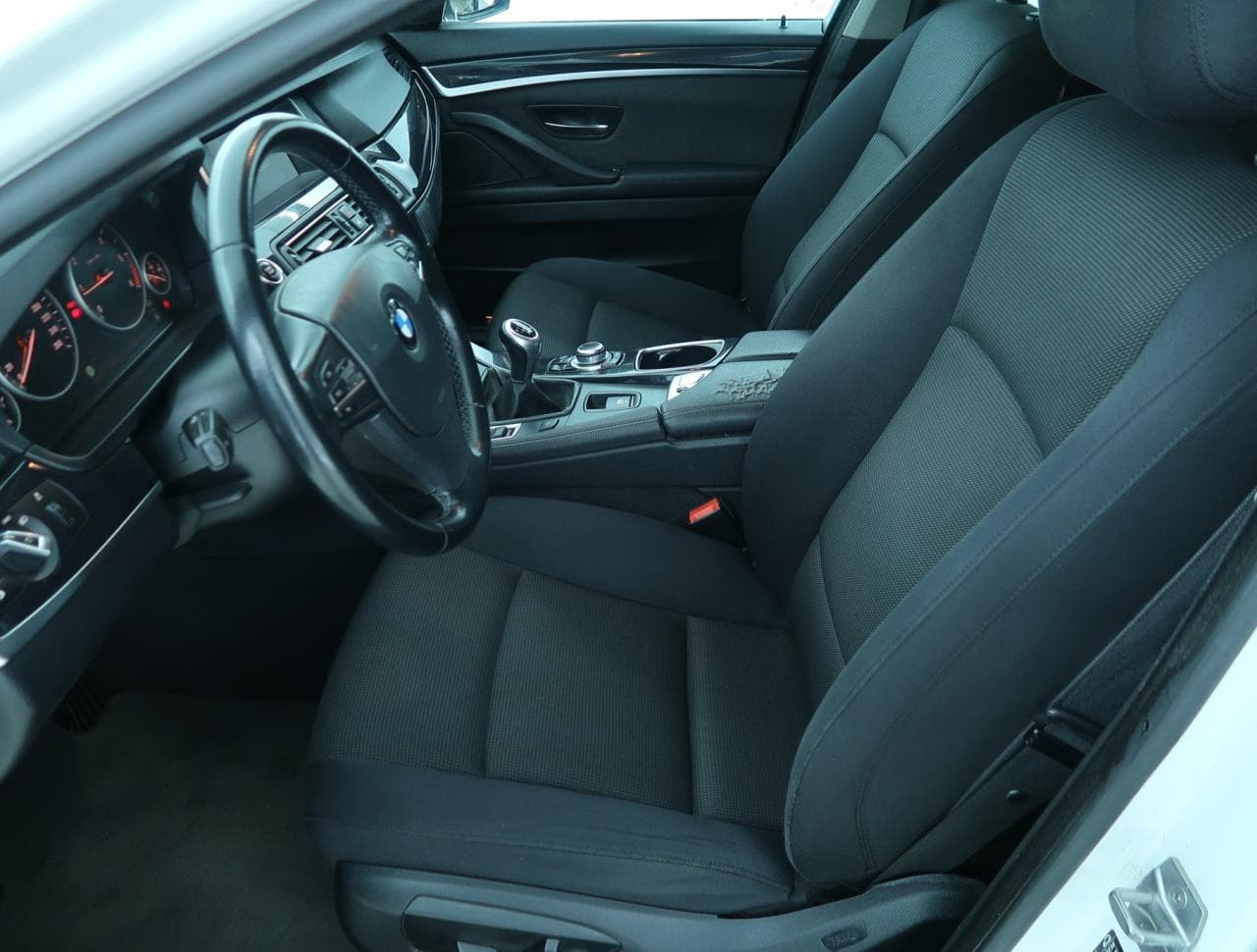 2015 BMW 5-SERIES - 16