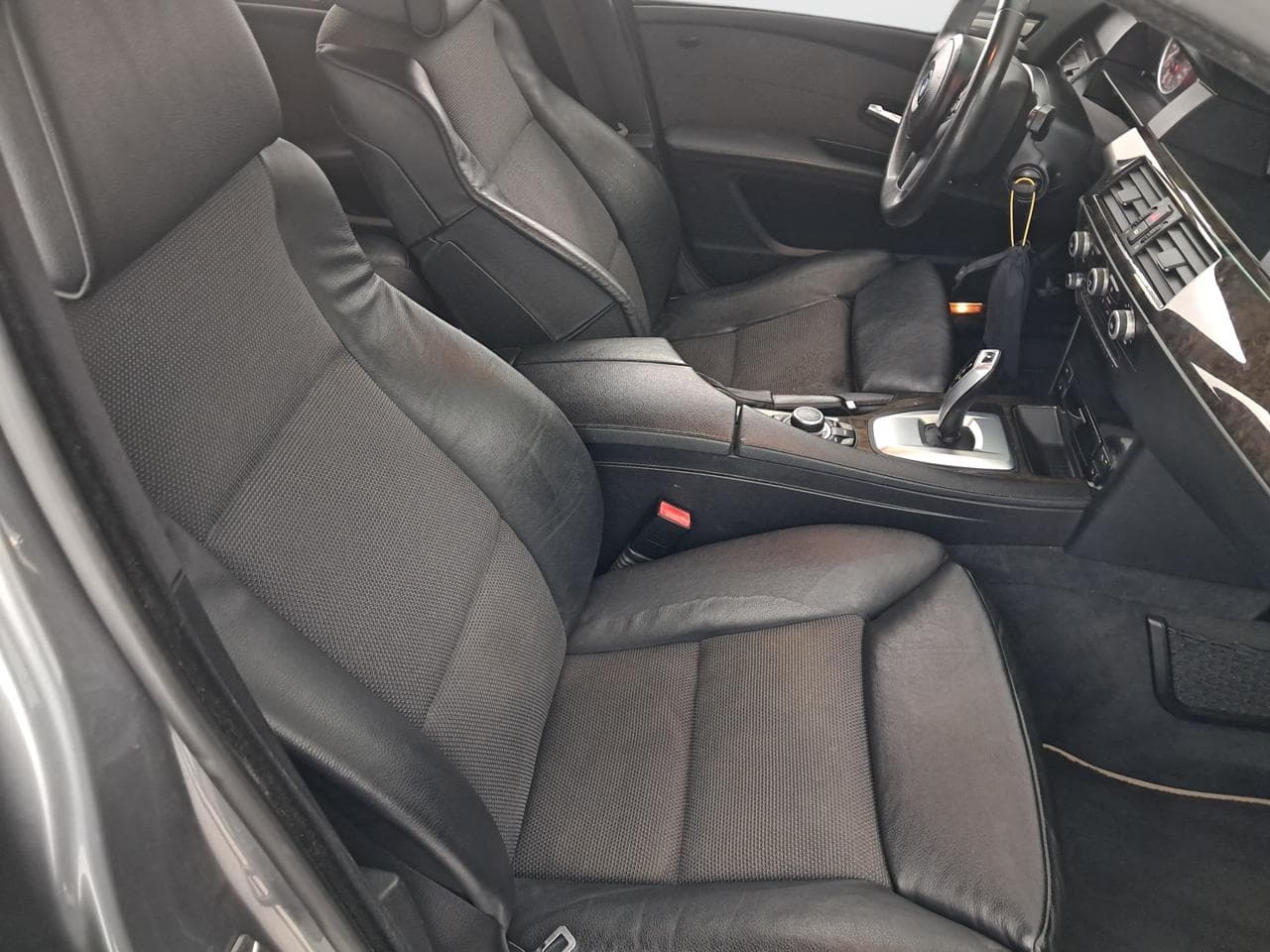 2010 BMW 5-SERIES - 12