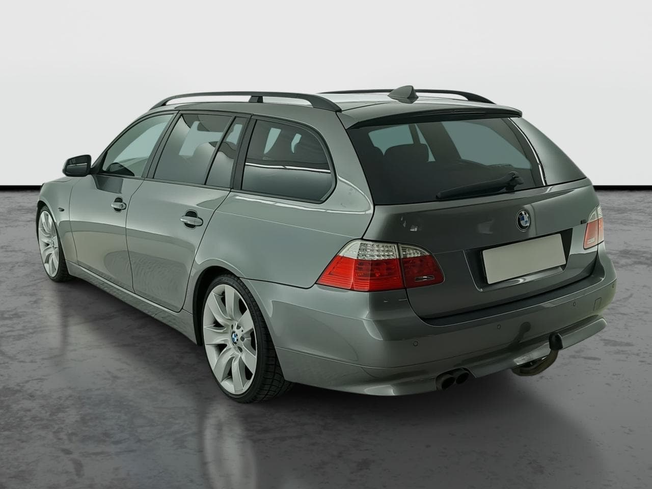 2010 BMW 5-SERIES - 5